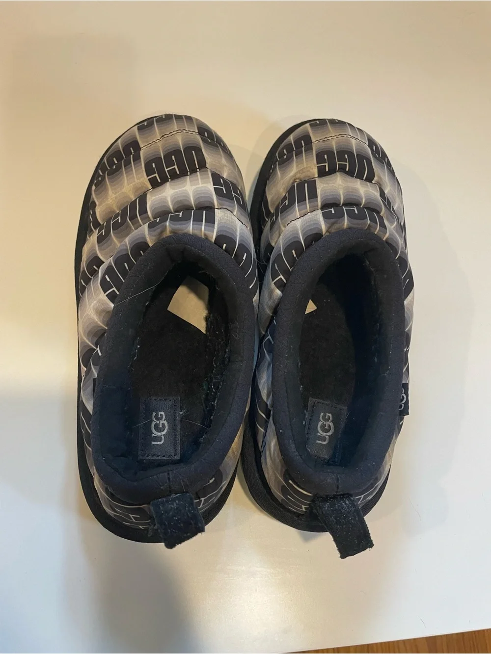 UGG Kids Black & Gray Logo Quilted Slip-On Clog